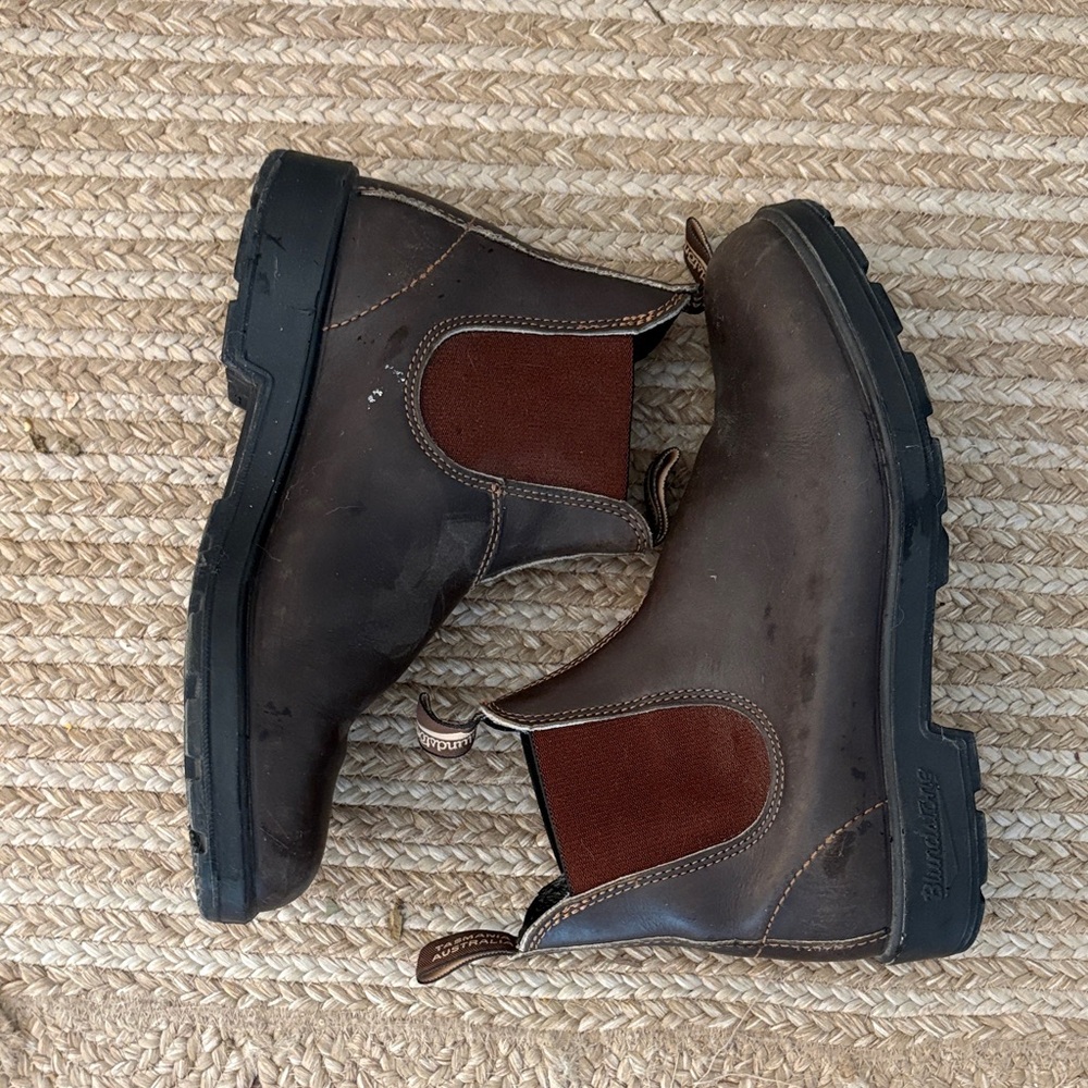 Blundstone Men's Brown Leather Chukka Boots with Rust Elastic Panels